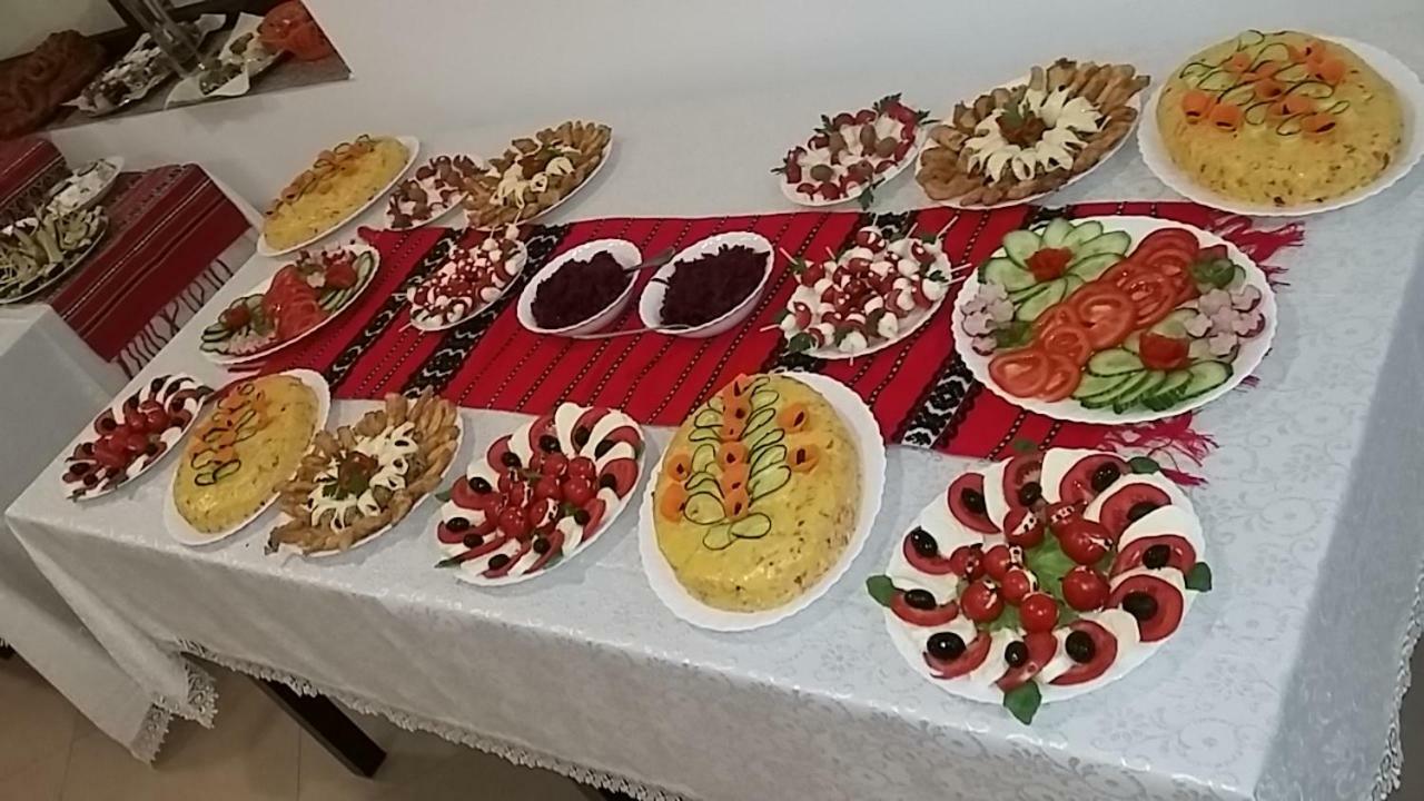 Pensiunea Poiana Soarelui Brates 외부 사진