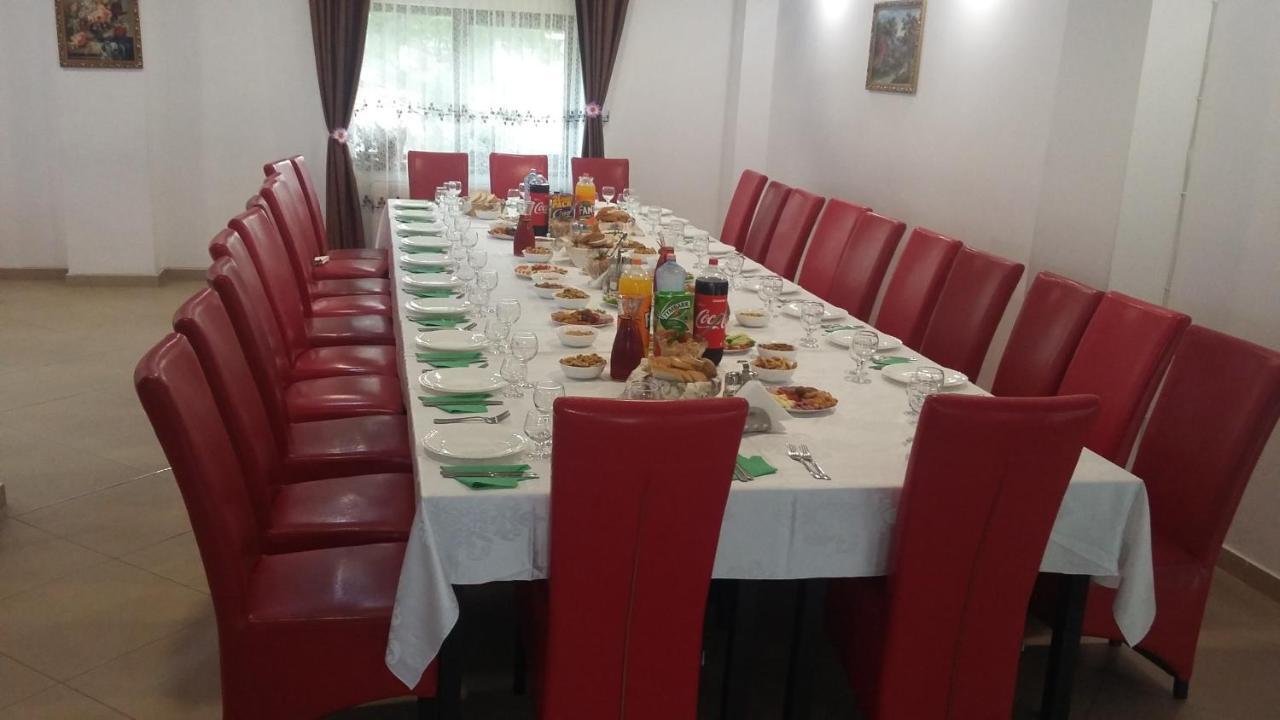 Pensiunea Poiana Soarelui Brates 외부 사진